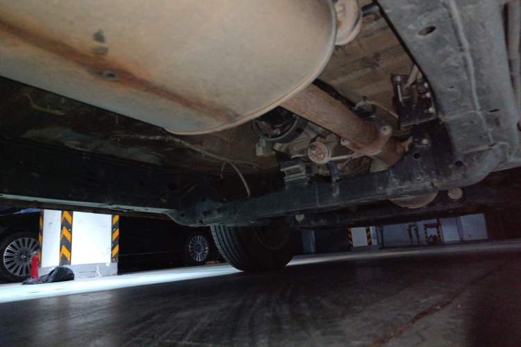 Used Great Wall King Kong Poer 2024 2.0T Manual Diesel 4x4 Base Edition Flatbed Chassis Front Right