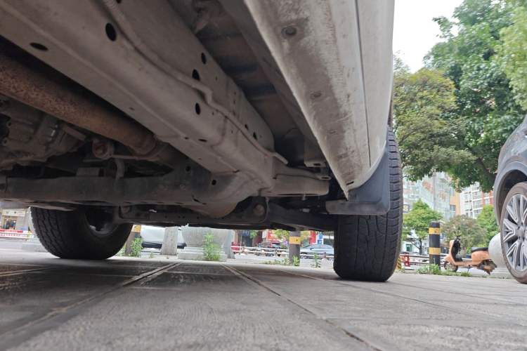 Used Great Wall King Kong Poer 2024 2.0T Manual Diesel 4x4 Base Edition Flatbed Chassis Front Right