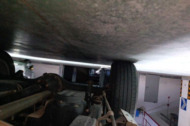 Used Great Wall King Kong Poer 2024 2.0T Manual Diesel 4x4 Base Edition Flatbed Chassis Rear Right
