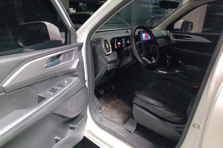 Used Great Wall King Kong Poer 2024 2.0T Manual Diesel 4x4 Base Edition Flatbed Driver Seat