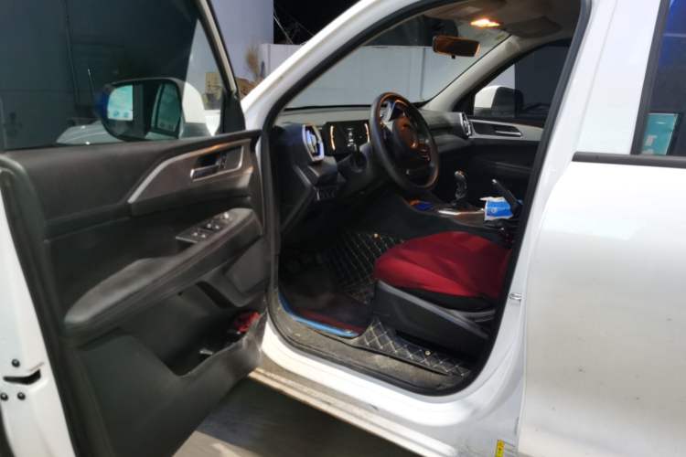 Used Great Wall King Kong Poer 2024 2.0T Manual Diesel Two-Wheel-Drive Base Edition Flatbed Driver Seat