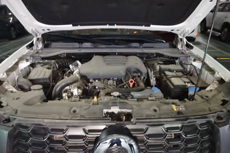 Used Great Wall King Kong Poer 2024 2.0T Manual Diesel 4x4 Elite Long-Box Version Engine Bay