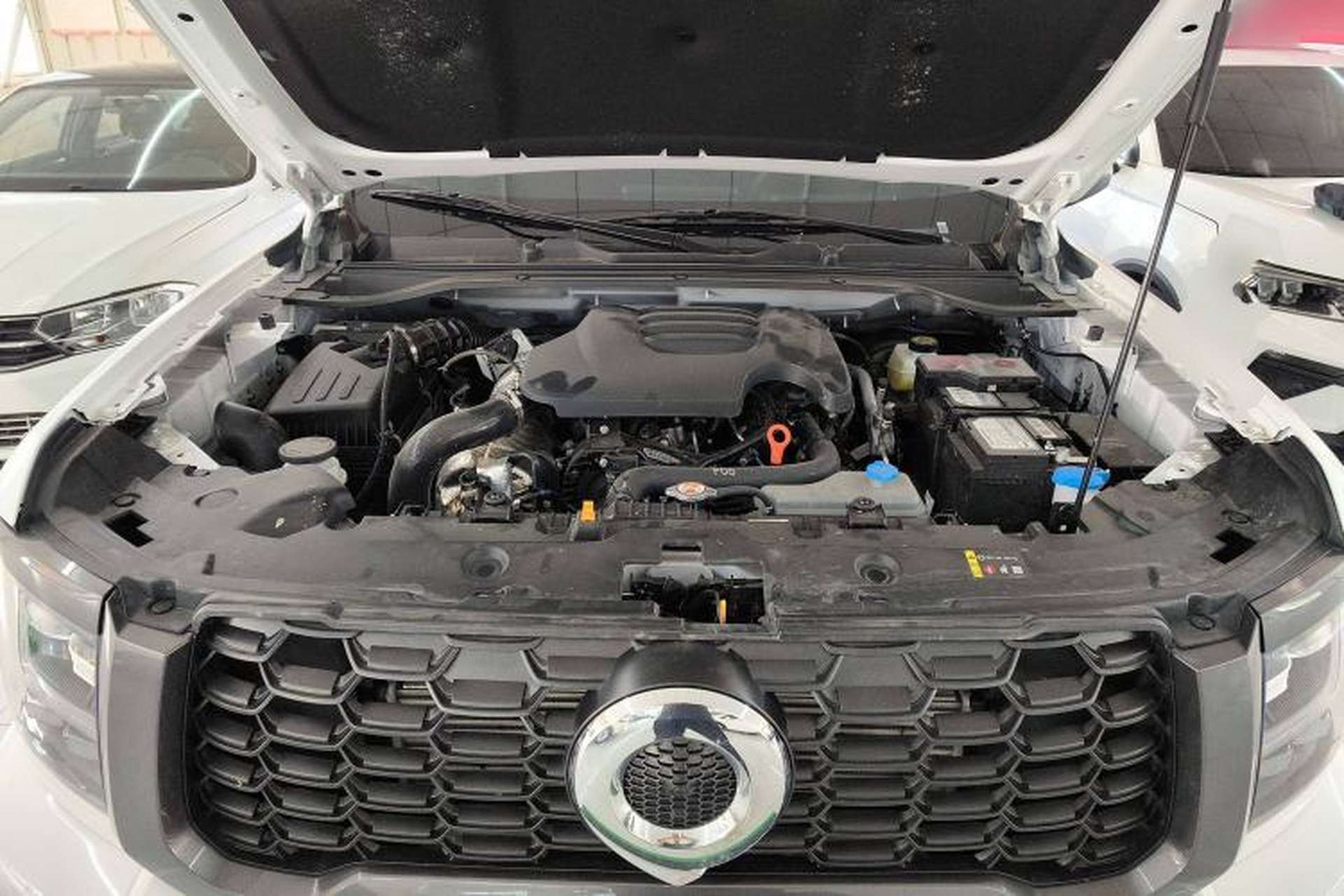 Used Great Wall King Kong Poer 2024 2.0T Manual Diesel Two-Wheel-Drive Base Edition Flatbed Engine Bay