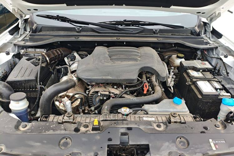 Used Great Wall King Kong Poer 2024 2.0T Automatic 8AT Diesel Two-Wheel-Drive Elite Flatbed Engine Bay
