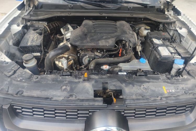 Used Great Wall King Kong Poer 2024 2.0T Automatic 8AT Diesel Four-Wheel-Drive Elite Version with Long Bed Engine Bay