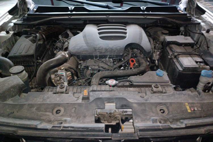 Used Great Wall King Kong Poer 2024 2.0T Manual Diesel 4x4 Base Edition Flatbed Engine Bay
