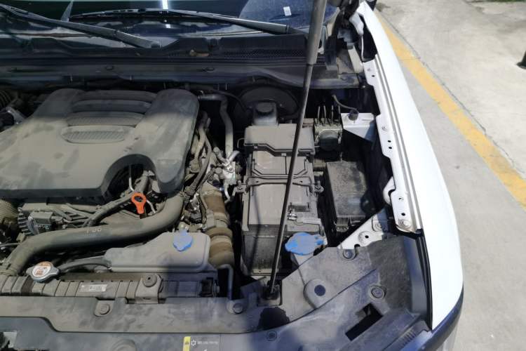 Used Great Wall King Kong Poer 2024 2.0T Manual Diesel Two-Wheel-Drive Base Edition Flatbed Engine Bay Left