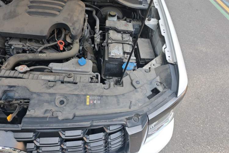 Used Great Wall King Kong Poer 2024 2.0T Manual Diesel 4x4 Base Version with Extended Cab Engine Bay Left