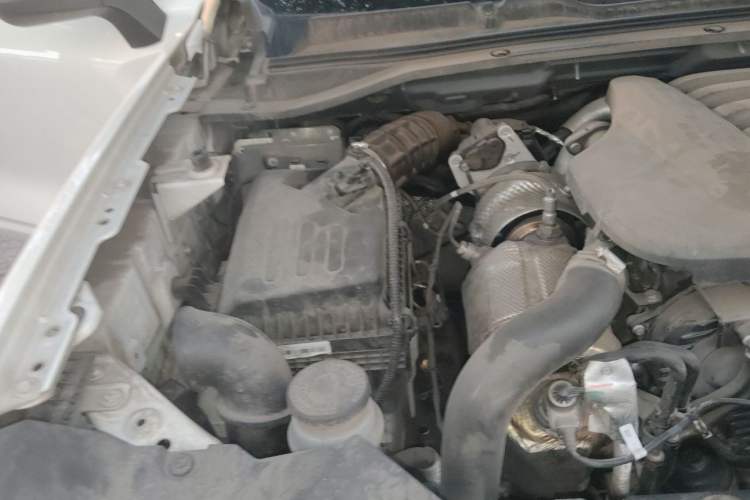 Used Great Wall King Kong Poer 2024 2.0T Manual Diesel 4x4 Base Edition Flatbed Engine Bay Right