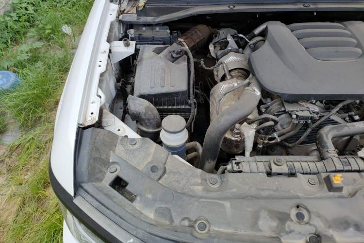 Used Great Wall King Kong Poer 2024 2.0T Automatic 8AT Diesel 4x4 Elite Flatbed Engine Bay Right