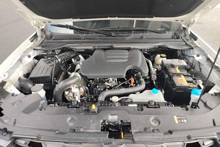 Used Great Wall King Kong Poer 2024 2.0T Manual Diesel 4x4 Base Edition Flatbed Engine Bay