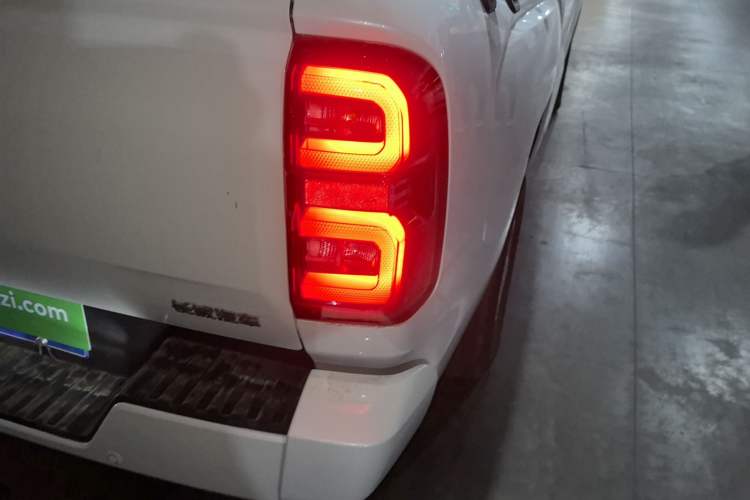 Used Great Wall King Kong Poer 2024 2.0T Automatic 8AT Diesel Two-Wheel-Drive Elite Flatbed Exterior 6