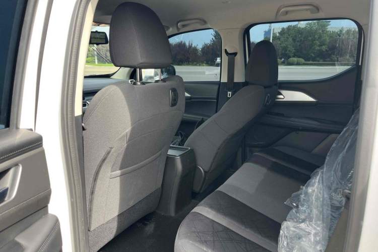 Used Great Wall King Kong Poer 2024 2.0T Manual Diesel Two-Wheel-Drive Base Edition Flatbed Exterior 6