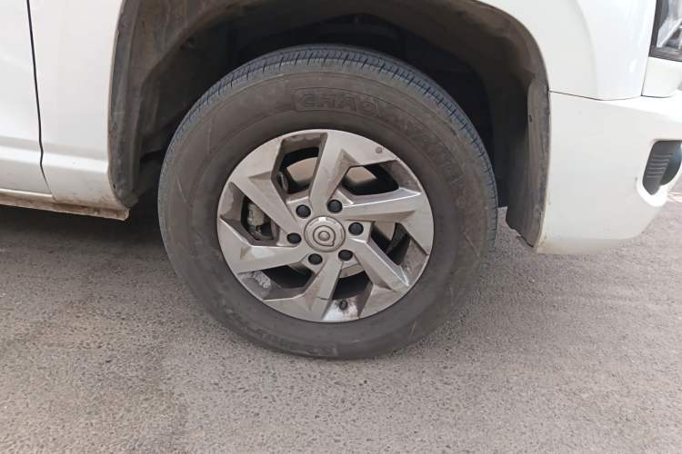 Used Great Wall King Kong Poer 2024 2.0T Automatic 8AT Gasoline Two-Wheel-Drive Elite Version with Flat Bed Exterior 7