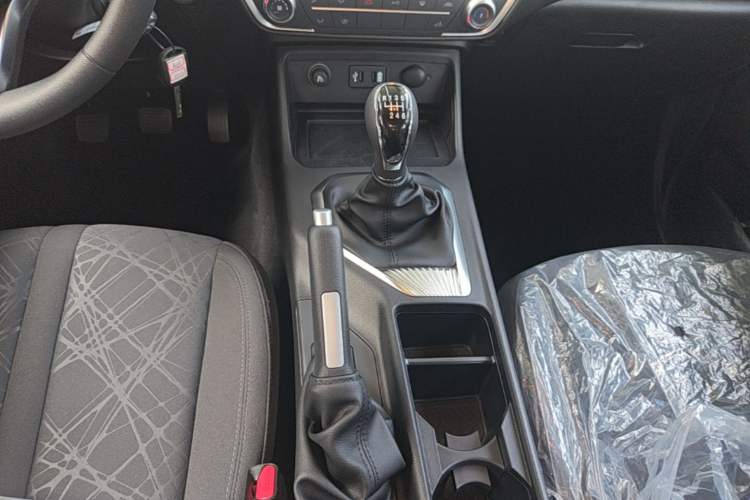 Used Great Wall King Kong Poer 2024 2.0T Manual Diesel Two-Wheel-Drive Base Edition Flatbed Gear Lever