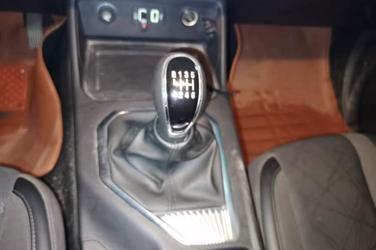 Used Great Wall King Kong Poer 2024 2.0T Manual Diesel 4x4 Elite Long-Box Version Gear Lever