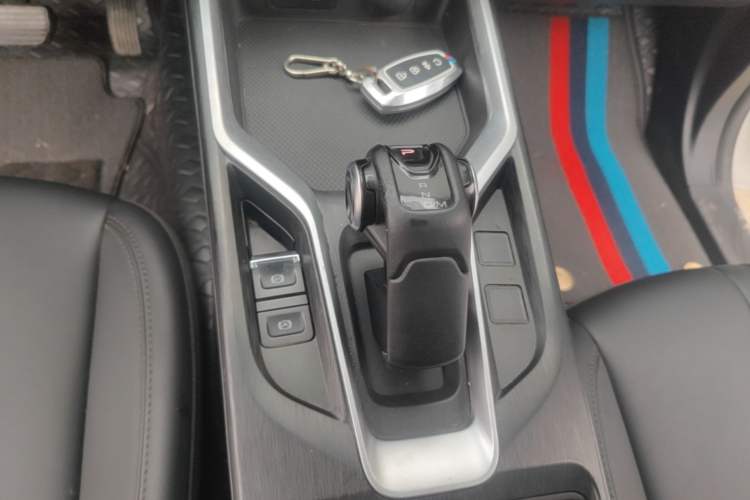 Used Great Wall King Kong Poer 2024 2.0T Automatic 8AT Diesel Two-Wheel-Drive Navigation Edition Flatbed Gear Lever