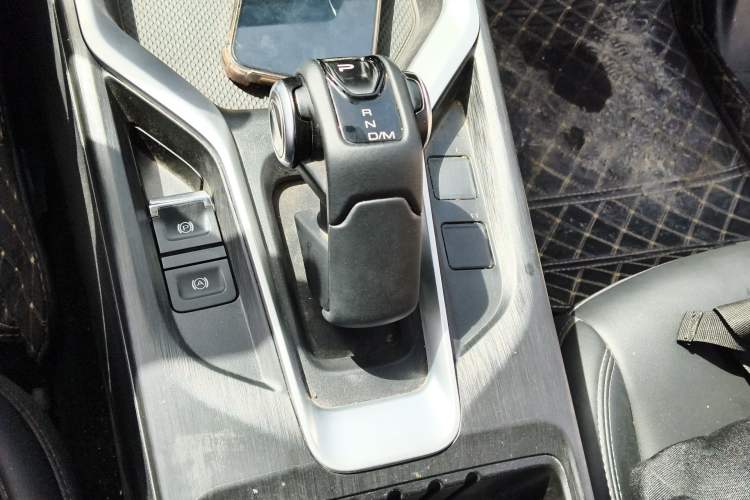 Used Great Wall King Kong Poer 2024 2.0T Automatic 8AT Diesel Two-Wheel-Drive Elite Flatbed Gear Lever