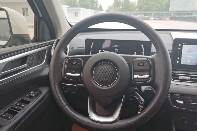 Used Great Wall King Kong Poer 2024 2.0T Manual Gasoline Two-Wheel-Drive Elite Flatbed Interior 10