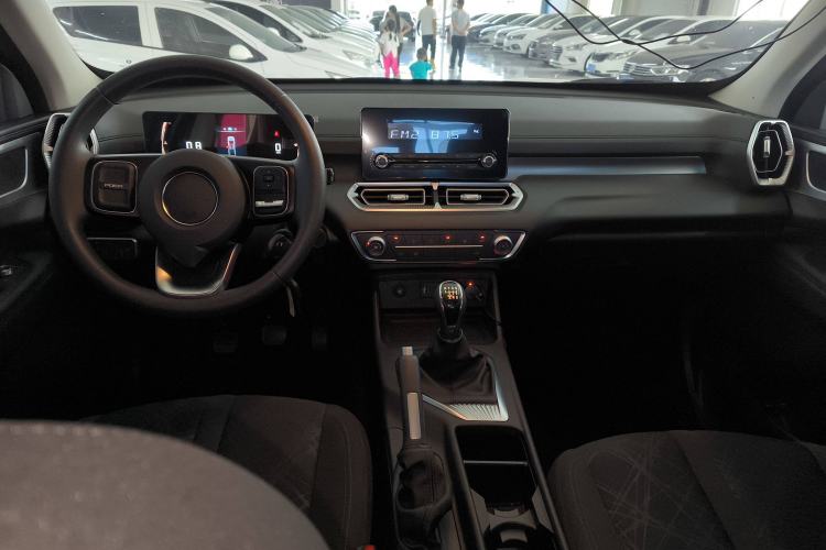 Used Great Wall King Kong Poer 2024 2.0T Manual Diesel Two-Wheel-Drive Base Edition Flatbed Interior 2