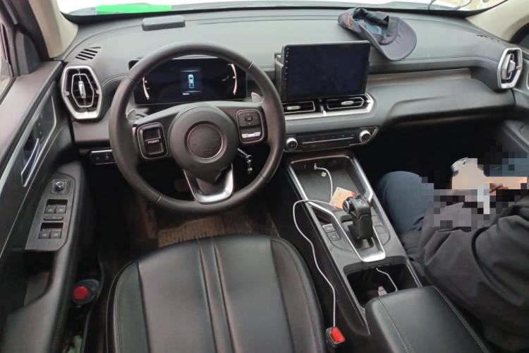 Used Great Wall King Kong Poer 2024 2.0T Automatic 8AT Gasoline Two-Wheel-Drive Elite Version with Flat Bed Interior 2