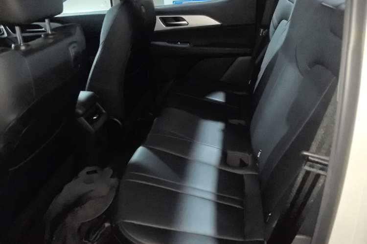 Used Great Wall King Kong Poer 2024 2.0T Automatic 8AT Diesel Two-Wheel-Drive Elite Flatbed Interior 4