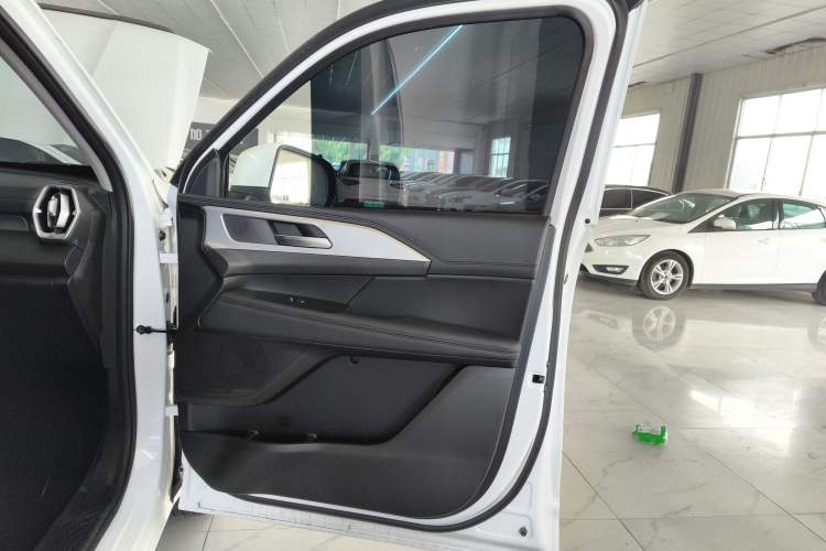 Used Great Wall King Kong Poer 2024 2.0T Manual Diesel Two-Wheel-Drive Base Edition Flatbed Interior 5