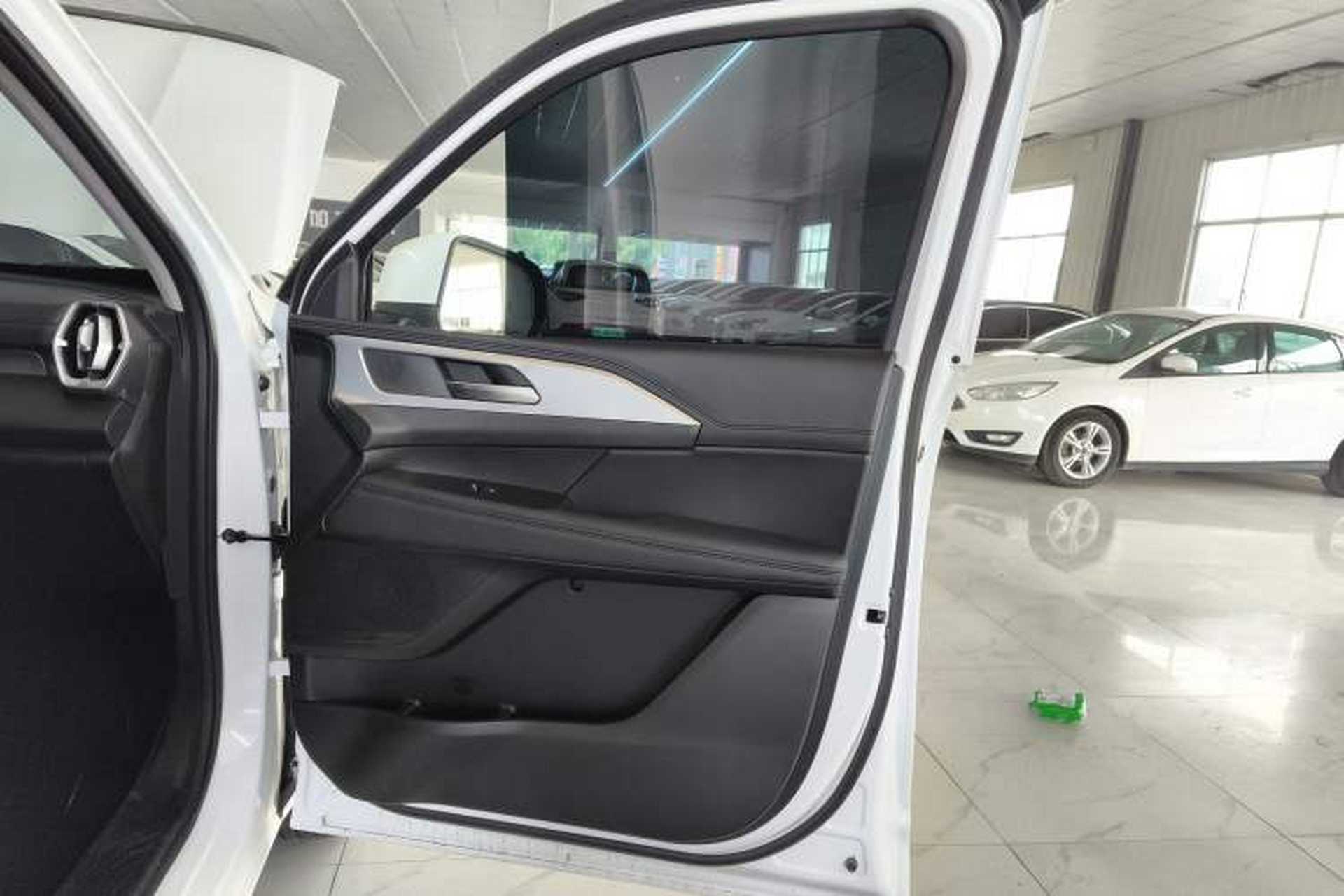 Used Great Wall King Kong Poer 2024 2.0T Manual Diesel Two-Wheel-Drive Base Edition Flatbed Interior 5