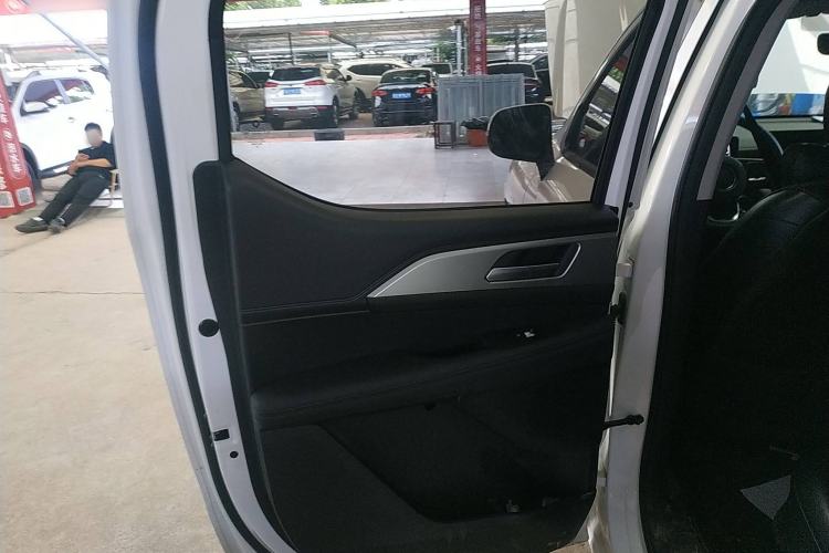 Used Great Wall King Kong Poer 2024 2.0T Manual Gasoline Two-Wheel-Drive Elite Flatbed Interior 5