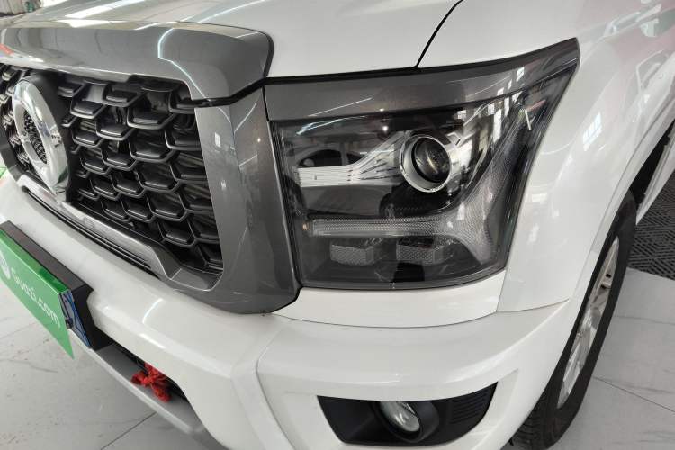 Used Great Wall King Kong Poer 2024 2.0T Manual Diesel Two-Wheel-Drive Base Edition Flatbed Left Front Headlight