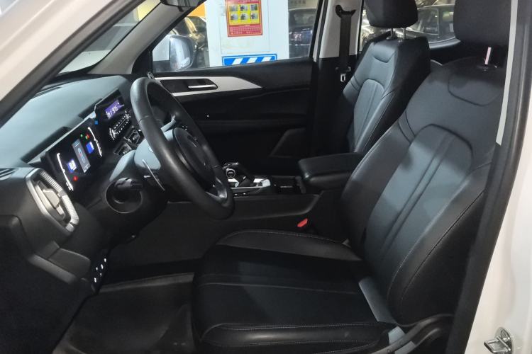 Used Great Wall King Kong Poer 2024 2.0T Automatic 8AT Diesel Two-Wheel-Drive Elite Flatbed Left Front Seat