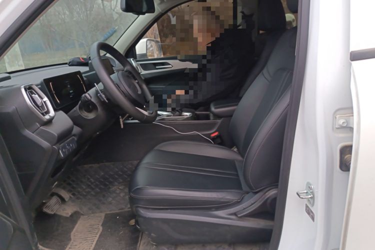 Used Great Wall King Kong Poer 2024 2.0T Automatic 8AT Gasoline Two-Wheel-Drive Elite Version with Flat Bed Left Front Seat