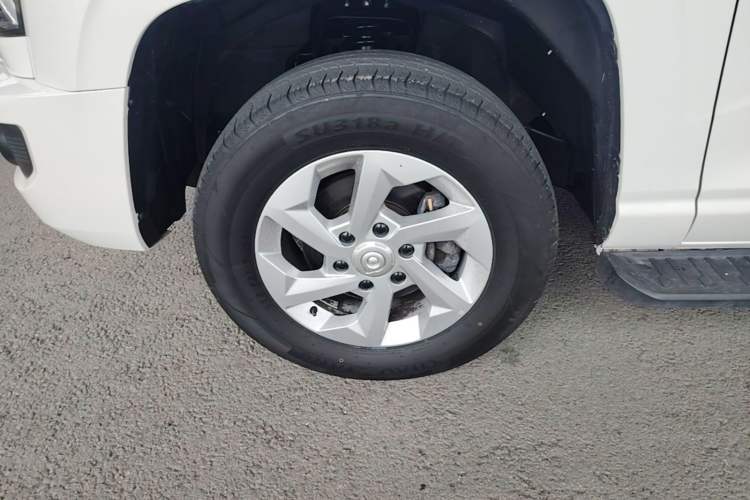 Used Great Wall King Kong Poer 2024 2.0T Manual Diesel 4x4 Base Edition Flatbed Left Front Wheel Hub