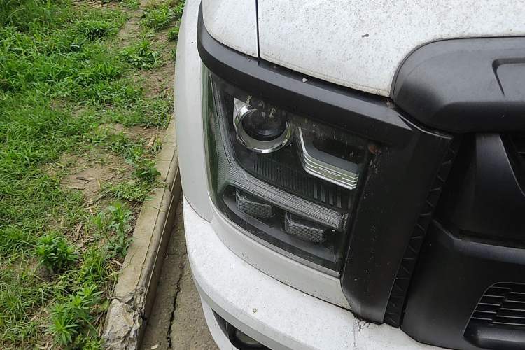 Used Great Wall King Kong Poer 2024 2.0T Automatic 8AT Diesel Two-Wheel-Drive Elite Flatbed Right Front Headlight