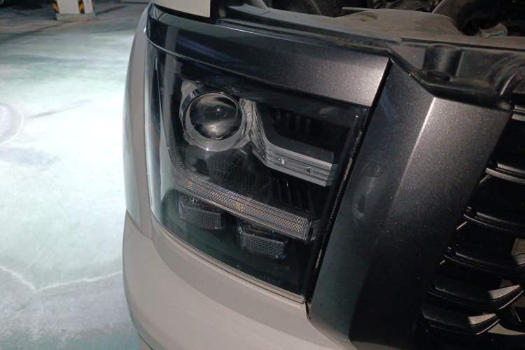 Used Great Wall King Kong Poer 2024 2.0T Manual Diesel 4x4 Base Edition Flatbed Right Front Headlight