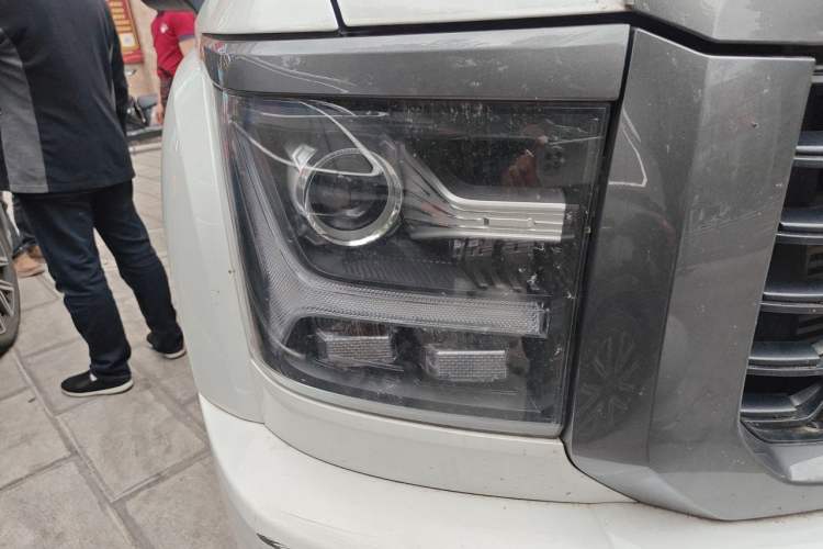 Used Great Wall King Kong Poer 2024 2.0T Manual Diesel 4x4 Base Edition Flatbed Right Front Headlight