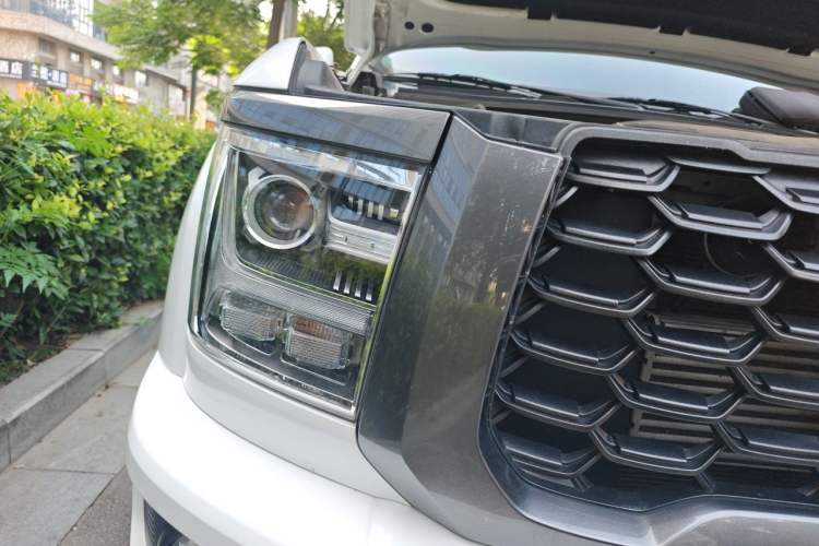 Used Great Wall King Kong Poer 2024 2.0T Manual Diesel 4x4 Base Version with Extended Cab Right Front Headlight
