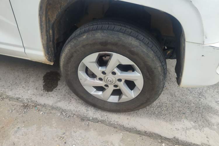 Used Great Wall King Kong Poer 2024 2.0T Automatic 8AT Diesel Four-Wheel-Drive Elite Version with Long Bed Right Front Wheel Hub