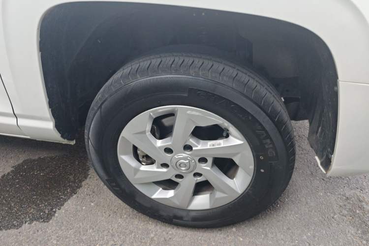 Used Great Wall King Kong Poer 2024 2.0T Manual Diesel 4x4 Base Version with Extended Cab Right Front Wheel Hub