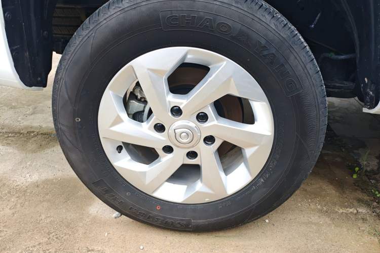 Used Great Wall King Kong Poer 2024 2.0T Automatic 8AT Diesel Two-Wheel-Drive Elite Flatbed Right Rear Wheel Hub
