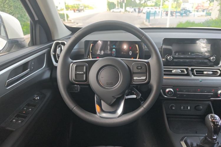 Used Great Wall King Kong Poer 2024 2.0T Manual Diesel Two-Wheel-Drive Base Edition Flatbed Steering Wheel