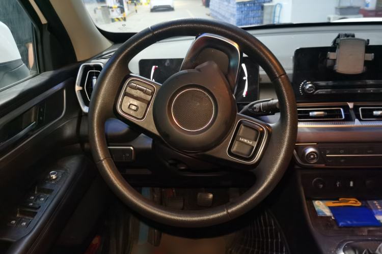 Used Great Wall King Kong Poer 2024 2.0T Manual Diesel Two-Wheel-Drive Base Edition Flatbed Steering Wheel