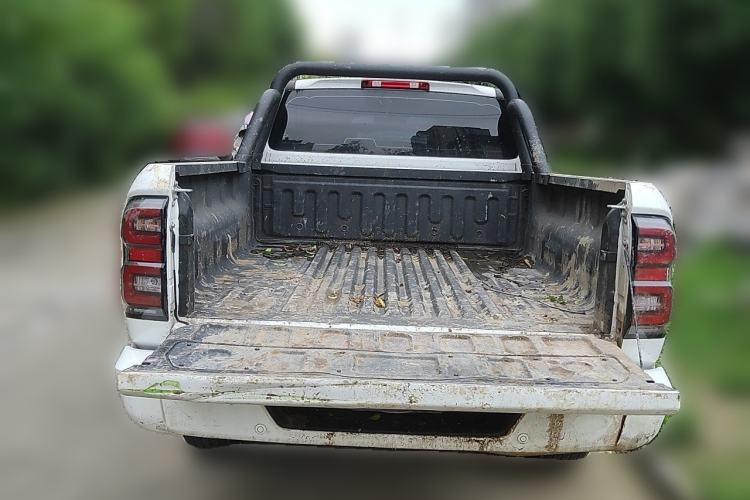 Used Great Wall King Kong Poer 2024 2.0T Automatic 8AT Diesel Two-Wheel-Drive Elite Flatbed Trunk