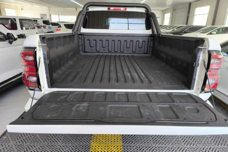Used Great Wall King Kong Poer 2024 2.0T Manual Diesel Two-Wheel-Drive Base Edition Flatbed Trunk