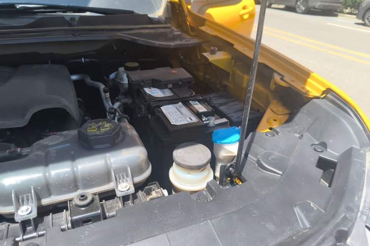 Used Great Wall King Kong Poer 2024 2.0T Manual Gasoline 4x4 Elite Flatbed Engine Bay Left