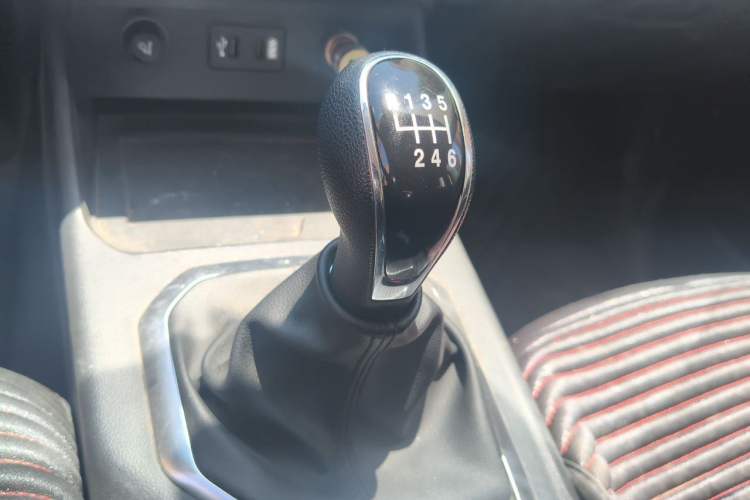 Used Great Wall King Kong Poer 2024 2.0T Manual Gasoline 4x4 Elite Flatbed Gear Lever