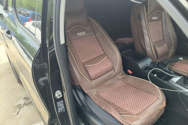 Used Great Wall King Kong Poer 2026 Model 2.0T Manual Diesel Two-Wheel-Drive Entrepreneurial Flat Box Right Front Seat