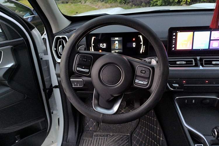 Used Great Wall King Kong Poer 2026 Model 2.0T Automatic 8AT Gasoline Two-Wheel-Drive Elite Standard Box Steering Wheel