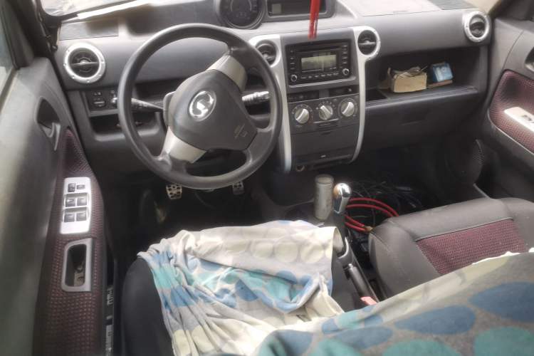 Used Great Wall M2 2010 1.5L Manual Luxury Edition Center Console
