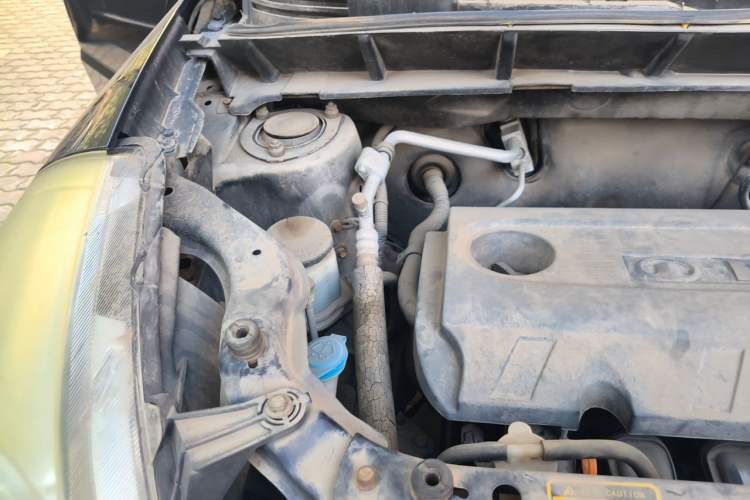 Used Great Wall M2 2010 1.5L Manual Luxury Edition Engine Bay Right